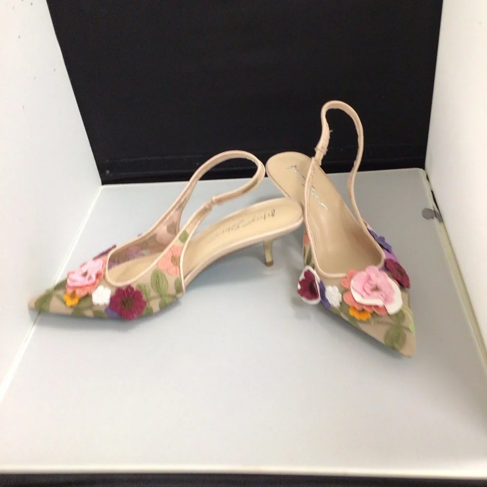 Betsy Johnson Floral Embellished Slingback Heels 8.5 - Picture 4 of 10
